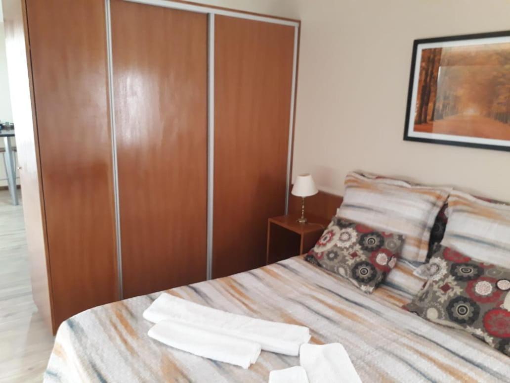 4 Ventanales Sobre La Avenida Corrientes Apartment บัวโนสไอเรส ภายนอก รูปภาพ