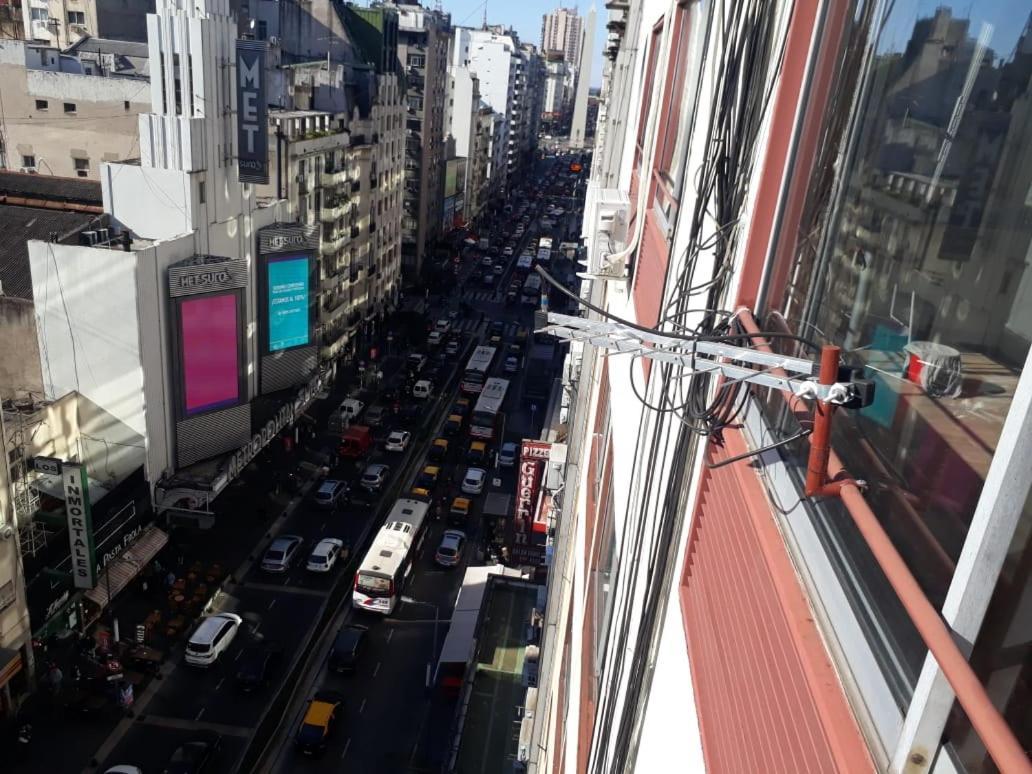 4 Ventanales Sobre La Avenida Corrientes Apartment บัวโนสไอเรส ภายนอก รูปภาพ