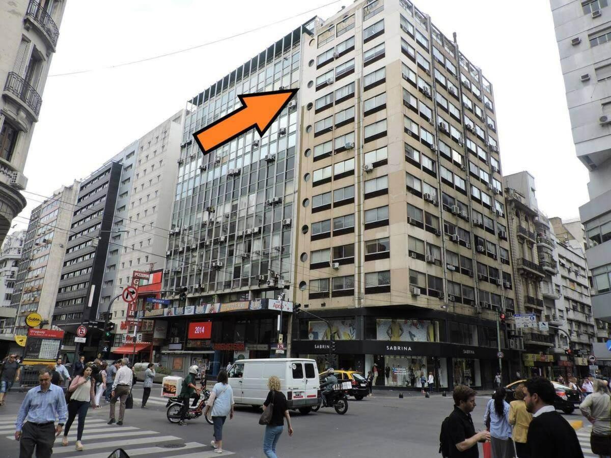 4 Ventanales Sobre La Avenida Corrientes Apartment บัวโนสไอเรส ภายนอก รูปภาพ