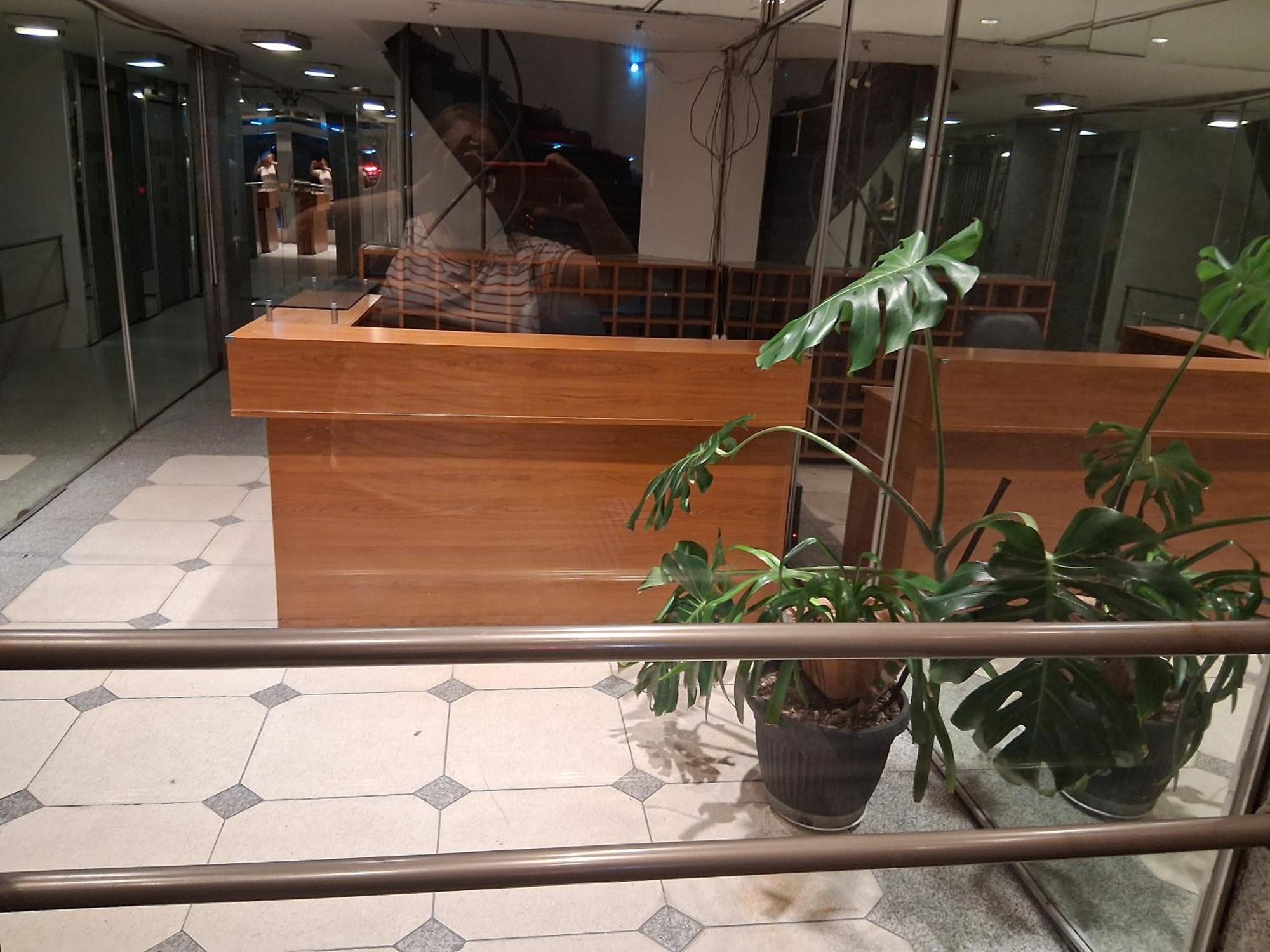 4 Ventanales Sobre La Avenida Corrientes Apartment บัวโนสไอเรส ภายนอก รูปภาพ